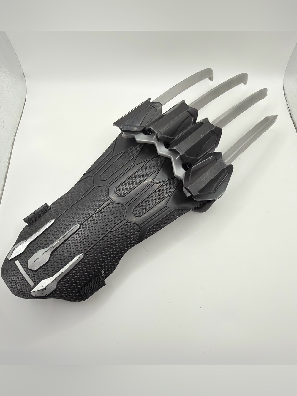 Marvel Black Panter Slash Claw Legacy  Collection Retractable Toy 2017 ~ Hasbro